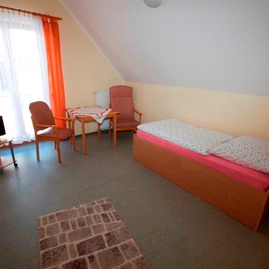 Rhoen Panorama Hostel Poppenhausen Buitenkant foto